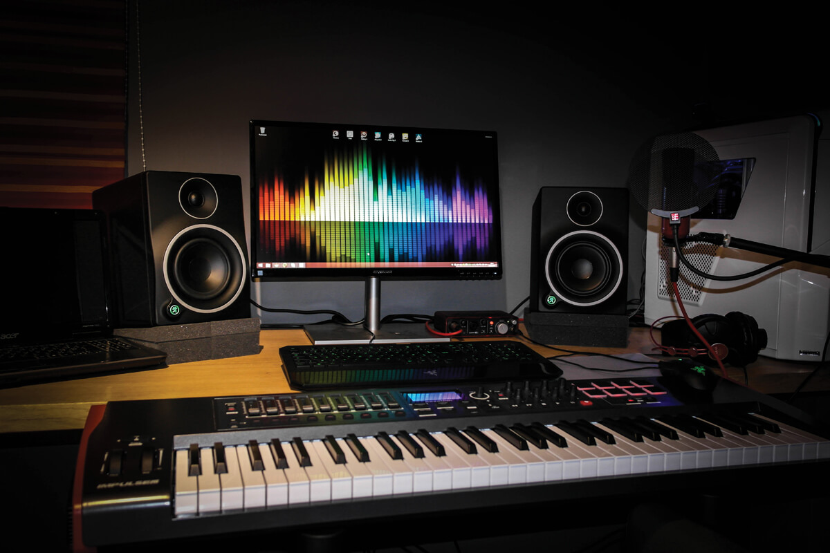 Звук studio. Студия звукозаписи FL Studio. Музыкальная студия для создания музыки. Создание музыки в студии. Background музыкальная студия.